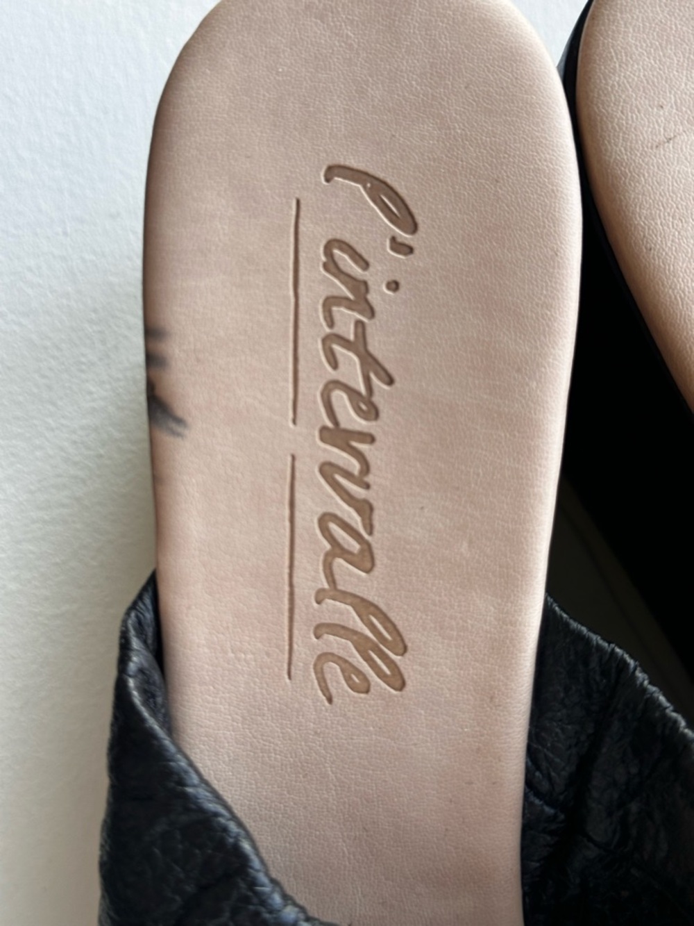 L’INTERVALLE  Black Ruched Slide Sandals - Picture 2 of 6